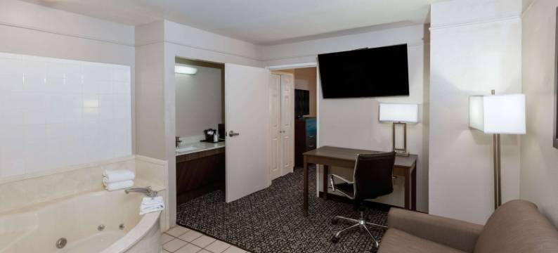 罗克沃尔拉昆塔温德姆套房酒店(La Quinta Inn & Suites by Wyndham Rockwall)图片