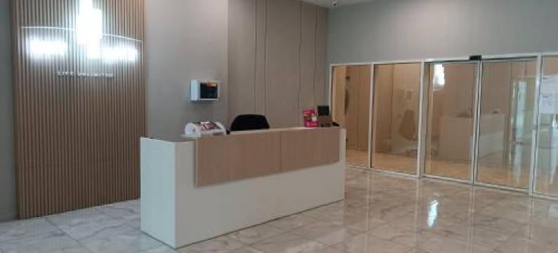 19th & 18th Floor Secure Apartments with Pool & Fitness & Parking Included in Price图片