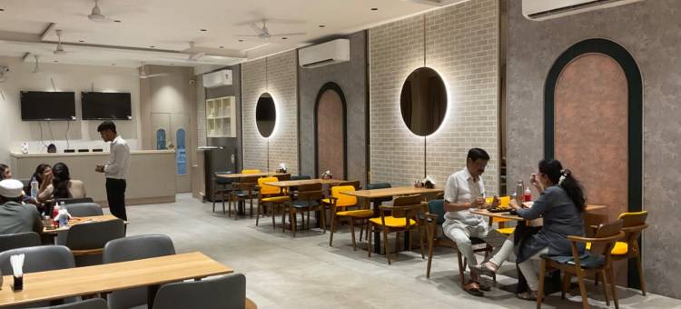 戈温德雷吉恩西酒店(Hotel Govind Regency)图片