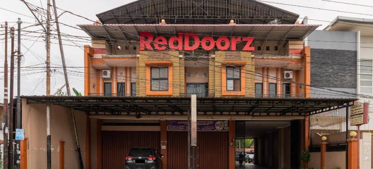 RedDoorz Syariah Near Universitas Putra Indonesia Padang图片