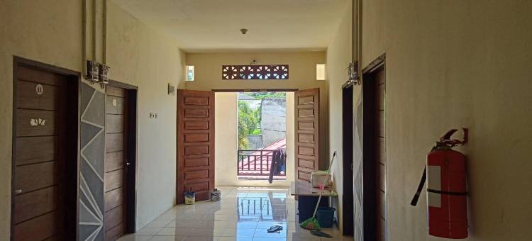 OYO 酒店777号巴鲁加旅馆靠近肯达里萨雷沃音乐工作室(Hotel O Pondok Baruga 777 Near Sarewo Musik Studio Kendari)图片