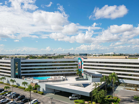 迈阿密机场索内斯塔酒店