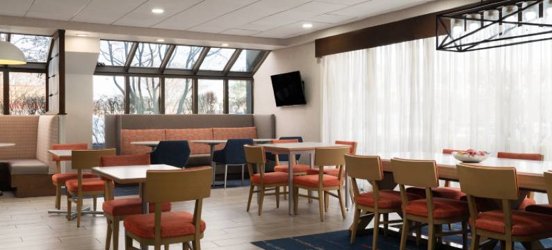 希尔顿欢朋酒店-费尔法克斯城(Hampton Inn Fairfax City)图片