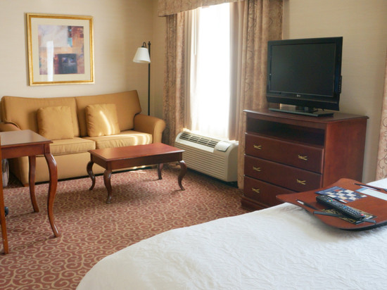 金曼欢朋酒店及套房