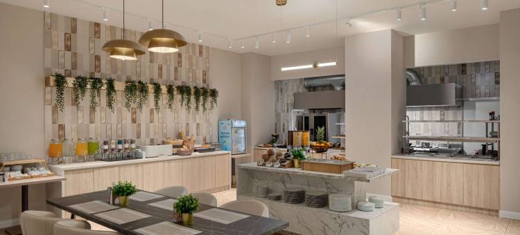 温德姆华美达布加勒斯特奥托佩尼机场酒店(Ramada by Wyndham Bucharest Otopeni Airport)图片