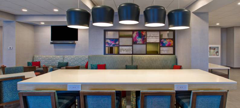 希尔顿欢朋酒店布罗克维尔(Hampton Inn by Hilton Brockville, on)图片