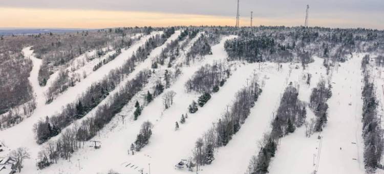 波科诺山高尔夫度假村-距离湖泊和滑雪区1英里(Pocono Retreat -1 Mile to Lake and Skiing!)图片