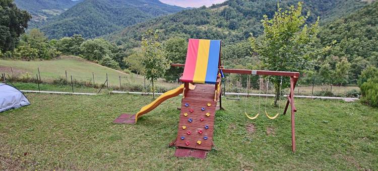 阿佩基奥的带泳池和露台的度假屋(Holiday Home in Apecchio with Pool & Terrace)图片