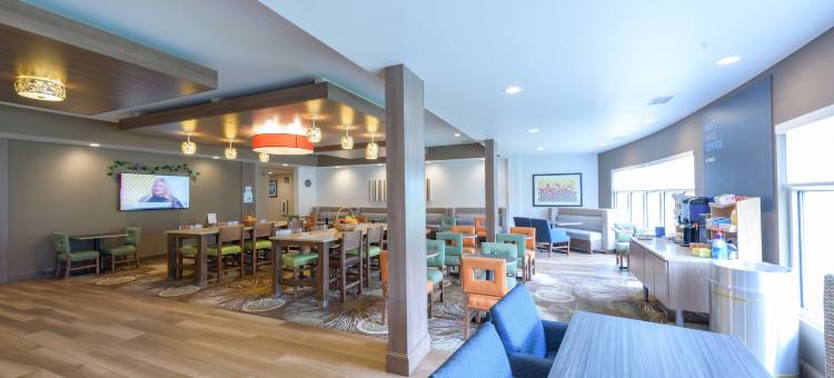 詹姆斯敦智选假日套房酒店(Holiday Inn Express & Suites Jamestown)图片