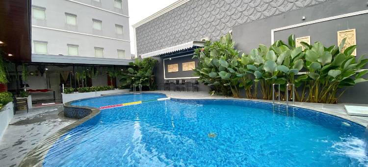 纳甘朱克前一酒店(Front One Hotel Nganjuk)图片