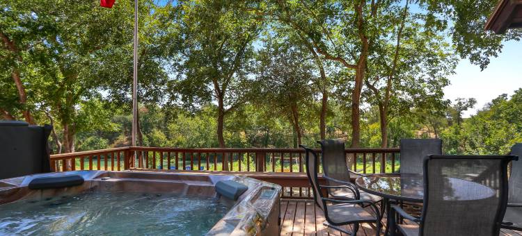 Rustic Luxury and Game Room - Enchanting River Haven图片