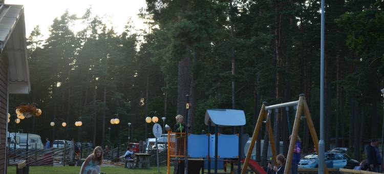 华纳莫普洛斯琼湖露营酒店(Värnamo Camping Prostsjön)图片