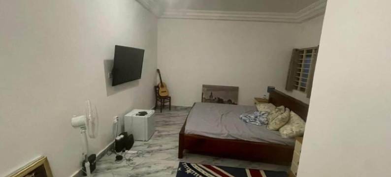 3卧别墅-私人花园-街外停车-空调(Sleep6-PrivateGarden-OffStreetParking-AirCon Kasoa)图片