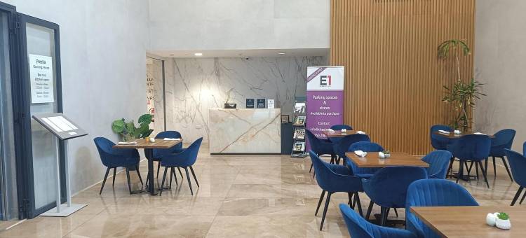 E1宽敞开间，海景和海滩景观，高楼层(E1 Spacious Studios, Sea and Beach Views, High Floor)图片