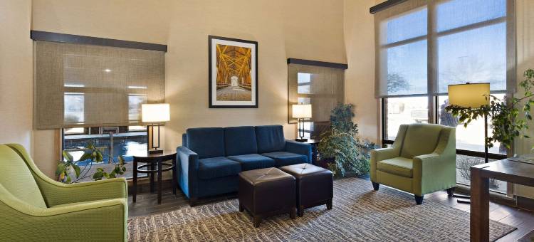 亨廷顿大学附近舒适酒店(Comfort Inn Huntington Near University)图片