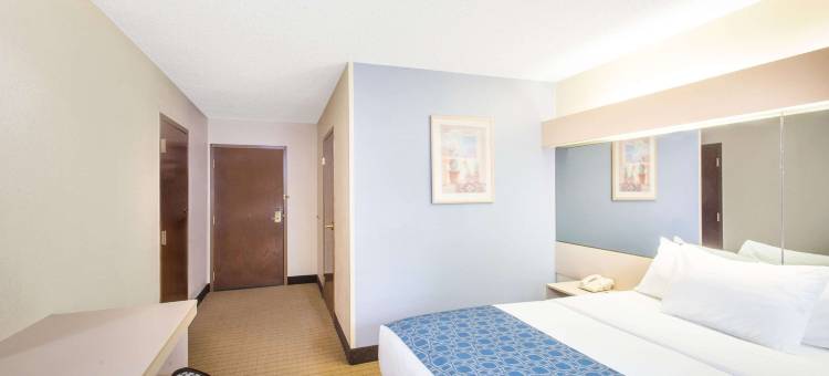 塞内卡福尔斯温德姆麦客达套房酒店(Microtel Inn & Suites by Wyndham Seneca Falls)图片