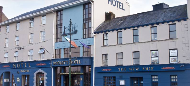 杜利斯酒店(Dooley's Hotel)图片