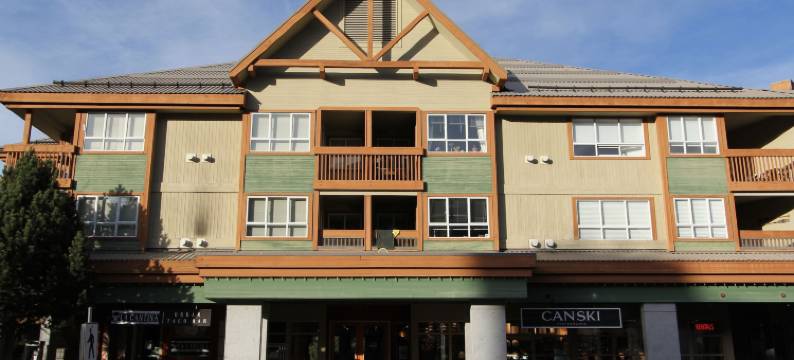 惠斯勒马克特普拉斯休闲旅馆(Marketplace Lodge by Whistler Retreats)图片