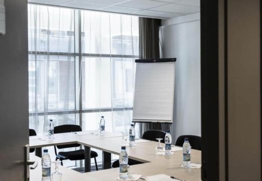 Hôtel du Centre Hotel Overview