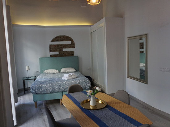 地中海中央公寓酒店