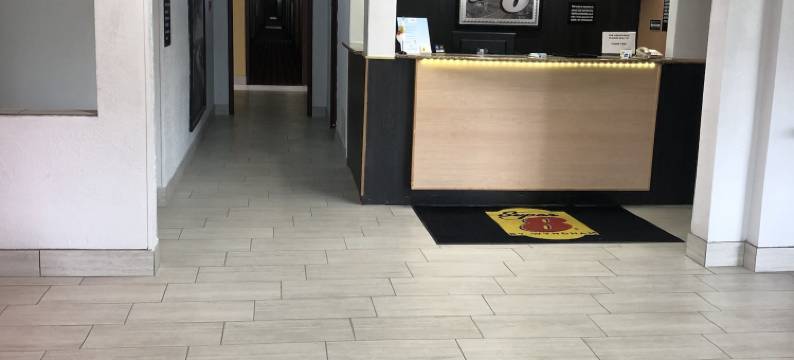 史蒂文斯角地区速8酒店(Super 8 by Wyndham Plover Stevens Point Area)图片