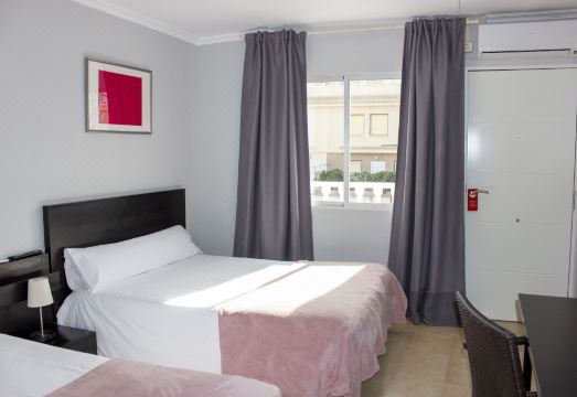 Hostal Alba Hotel Overview