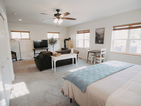 黄金匠河畔旅馆