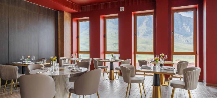 Cosmos Vladikavkaz La Vallee Hotel图片