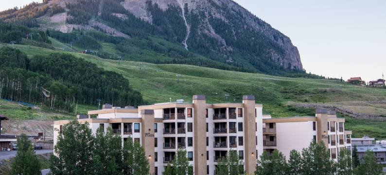 Uniquely Decorated Mountain Plaza  3 Bedroom Condo - No Cleaning Fee! by RedAwning图片