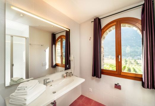 Castel de Daval Hotel Overview