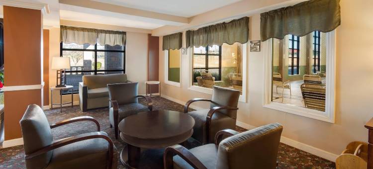 辛辛那提 I-275 凯艺套房酒店(Quality Inn & Suites Cincinnati I-275)图片