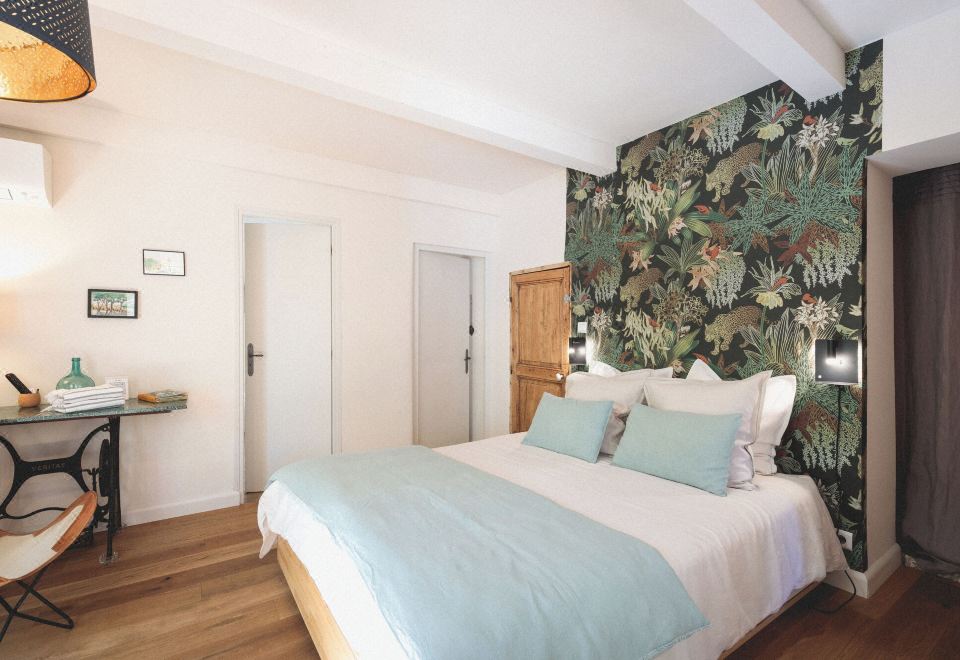 Bastide Sainte Trinide Hotel Overview