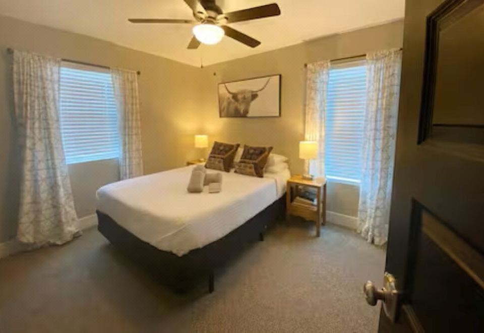 Llano River House - Waterfront with a View Hotel Overview