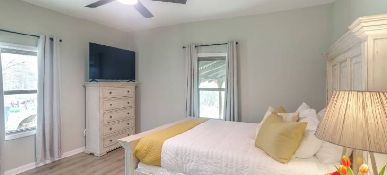 距离伊尼德湖1英里：宁静的波普度假屋(Smart TV and Spacious Yard Peaceful Pope Retreat)图片