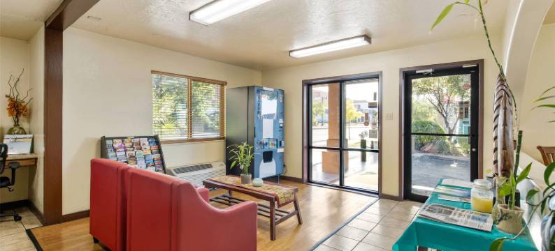 圣乔治速 8 酒店(Super 8 by Wyndham St. George UT)图片