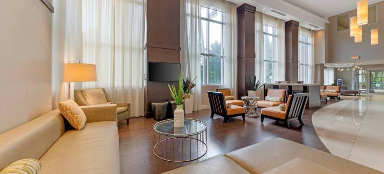 迈阿密机场北舒适套房酒店(Comfort Suites Miami Airport North)图片