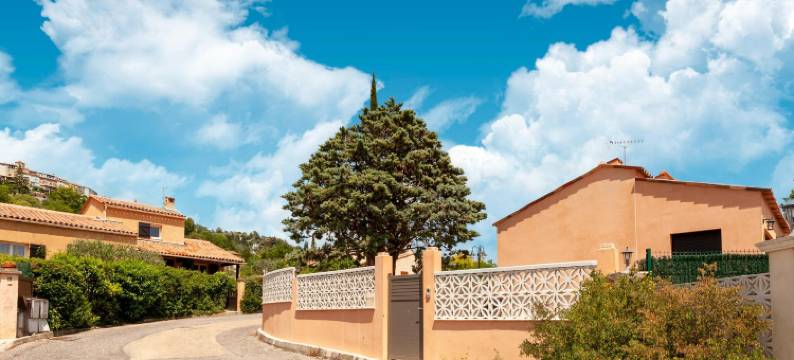 Villa in Callian with Heated Pool and Golf Nearby图片