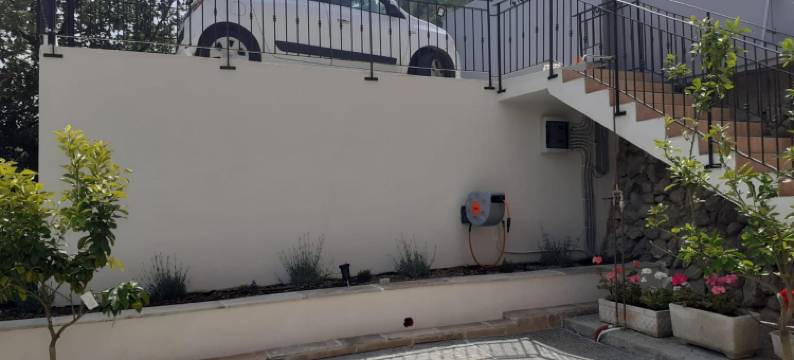 Chic Coastal Hill Escape图片