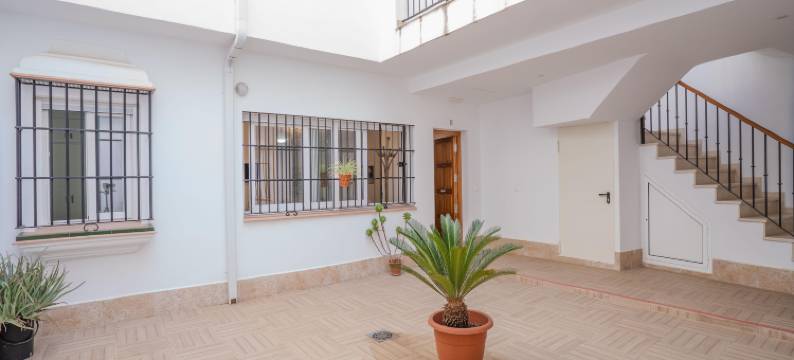 Apartment in Peñaflor with Charming Patio图片