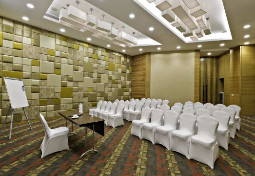 Meluha the Fern Mumbai, Powai, Series by Marriott Hotel Overview