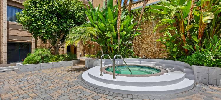 洛杉矶惠蒂尔希尔顿逸林酒店(DoubleTree by Hilton Whittier Los Angeles)图片