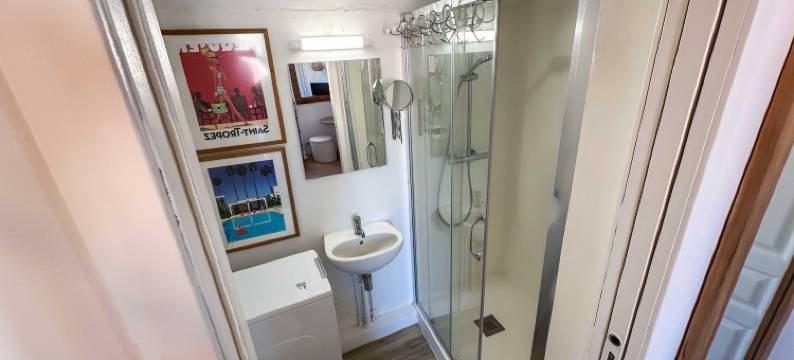 圣特罗佩港中心的舒适开间-夹层/两人(Cozy Studio– Mezzanine/2P– Central/ Port St-Tropez)图片