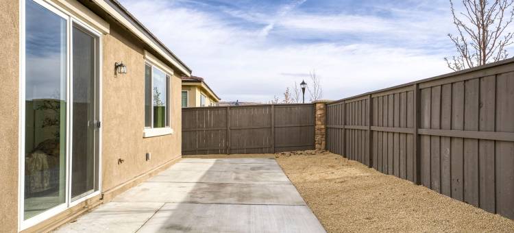 时尚光滑的4卧室内华达州住宅，靠近雷诺市中心(Stylish Sleek 4Br Nevada Home Near Downtown Reno)图片