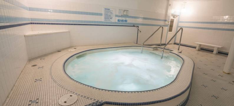 苏格兰皇家套房酒店(Royal Scot Hotel & Suites)图片