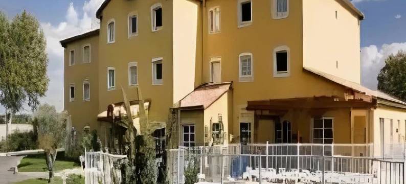 马诺斯克卡达拉舍宜必思酒店(Ibis Manosque Cadarache)图片