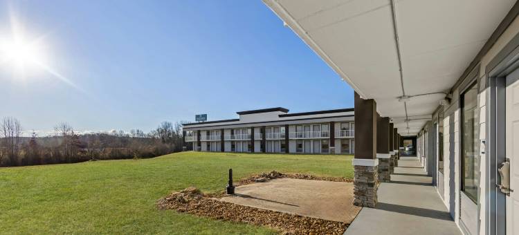 红屋顶HomeTowne Studios雅典，田纳西州(HomeTowne Studios by Red Roof Athens, TN)图片