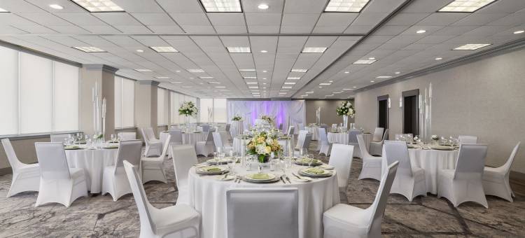 奥弗兰德公园西假日套房酒店(Holiday Inn & Suites OVERLAND PARK-WEST by IHG)图片