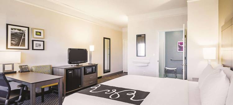 拉昆塔温德姆套房酒店酒-近奥斯汀多门(La Quinta Inn & Suites by Wyndham Austin Near the Domain)图片