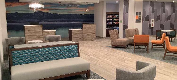 拉昆塔温德姆酒店套房，由温德姆小城/红石提供(La Quinta Inn & Suites by Wyndham Littleton/Red Rocks)图片