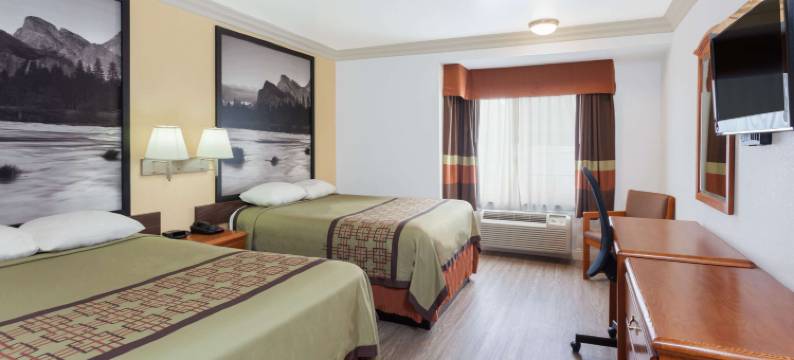 圣塔克拉利塔-瓦伦西亚速8酒店(Super 8 by Wyndham Santa Clarita/Valencia)图片